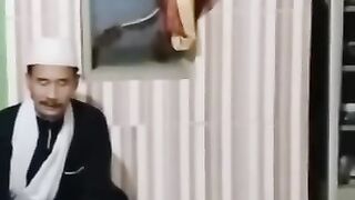 pocongnya pulang ke rumah