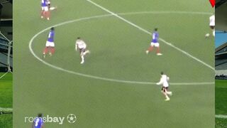Definisi "Sepak Bola itu Mainnya Pakai Otak, Bukan Cuma Kaki". ????⚽️