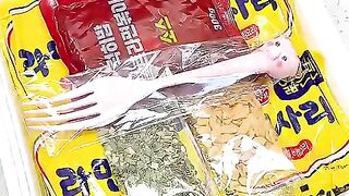 Make Giant Ramen box with me #asmr #food #ramen #mukbang.