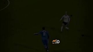 Tendangan yang lebih kencang dari Roberto carlos! ????