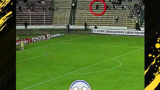 di sebuah pertandingan ada penampakan