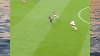 Seni Sepak Bola: Gol Spektakuler dari Sudut ke Sudut! ⚽????