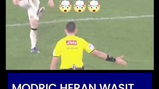 ???????? Pemain Roma itu mendorong Modrić