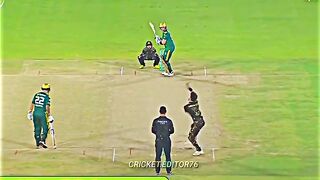 Smith out great catch on boundary line