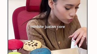 "mata gue segede baskom"????????????
