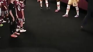 Thiago Silva just got done by one of the oldest mascot tricks in the book