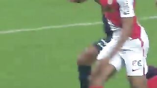 Thiago Silva is a Defending MONSTER