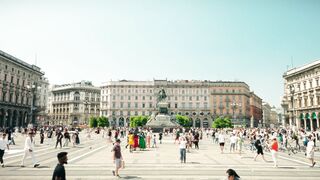 Travelon - vibrant piazza del duomo in milan summer | Trending HD Video
