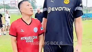 5 pemain raksasa yang jadi mempi buruk bek