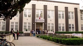 Young.Sheldon.S01E13.A Sneeze, Detention, and Sissy Spacek