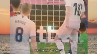Tahukah kalian ada 4 pemain dalam sejarah sepak bola yang berhasil mencetak perfect hattrick