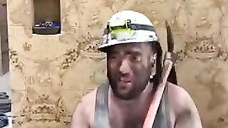 Каха пришел с работы