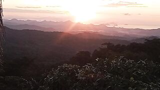 Sunset di area pegunungan labuanajo rute