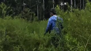 hari ini dapet si pemalu di balik dahan. No blood, just pixels.