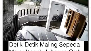 Detik-detik dua pencuri motor yang terjebak oleh Kepala Desa Bulu