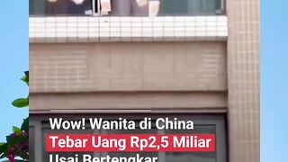 Kerja apa yah dia der?