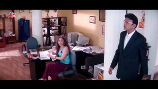 अपनी जरूरते पूरी करने के लिए प्रियंका  Aitraaz
