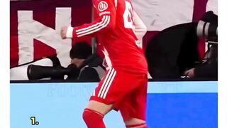 Rekaman ini menangkap momen yang menentukan dari pertandingan berintensitas tinggi