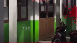 seorang merekam pintu berguncang sendiri di rumah sakit tua di sulawesi utara
