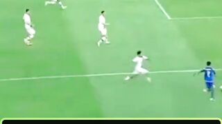 Arema FC berhasil mengamankan kemenangan krusial dengan skor 2-0 atas Persis Solo.