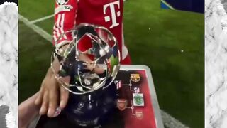 Deadpan Savage! Michael Olise Sindir ‘Raja Liga Champions’ Usai Bungkam Real Madrid