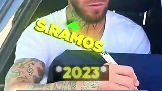 Ramos always ignores Real Madrid jersey ????