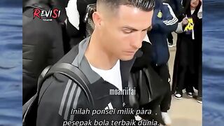 ponsel pesepak bola