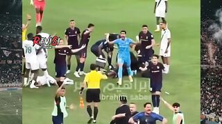 Tim medisnya malah bengong? ????‍♂️