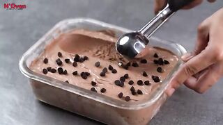 NO CONDENSED MILK CHOCOLATE ICE CREAM - EASY CHOCOLATE ICE CREAM RECIPE - N'Oven.mp4