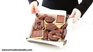 5-ingredient Italian CHRISTMAS COOKIES - Assorted Shortbread using 1 Recipe.mp4