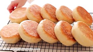 5 Ingredient No-Knead ENGLISH MUFFINS - The Easiest way to make English Muffins.mp4