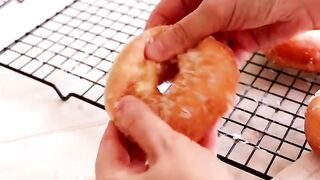 The SOFTEST NO-Knead - NO-Mixer GLAZED DONUTS - Yeast Donuts Better than Krispy Kreme.mp4
