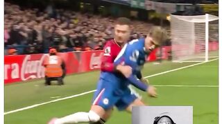 Alejandro Garnacho turun 2
