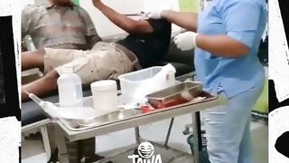 kaga bisa diem sih lagi sakit juga wkwk