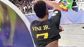 Pemain vs Logo Klub ????