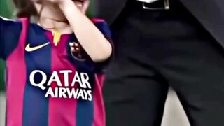 Ultras PSG membuatkan Tifo khusus untuk Luis Enrique dan putrinya