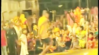 Ketika mancur keluar????