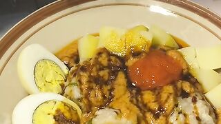 Siomay Ayam Rumahan Anti Gagal! Teksturnya Pas, Bumbu Kacangnya Mantap Banget.