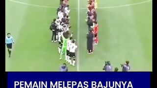 ???????? Toshimitsu Yoshida adalah salah satu wasit paling dihormati di Jepang