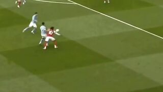Rayan Cherki buat arsenal menderita