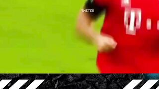 Dalam 9 menit itu, Lewandowski mencetak beberapa rekor lima gol tercepat dalam sejarah Bundesliga. 3