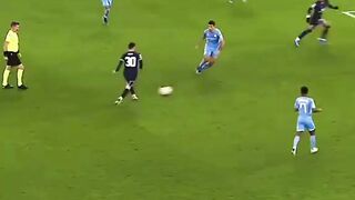 Highlight gol Kylian Mbappé melawan Manchester City di Liga Champions.