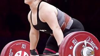 Record girl 136 kg