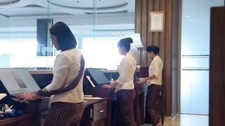 Kelakuan RECEPTIONIS zaman NOW
