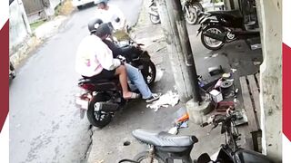 Motor Diduga Habis Servis Tiba-Tiba Ngegas Sendiri, Tabrak Pemotor & Nyelonong ke Jalan Utama di Bali