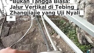 Jalur Vertikal di Tebing Zhangjiajie yang Uji Nyali