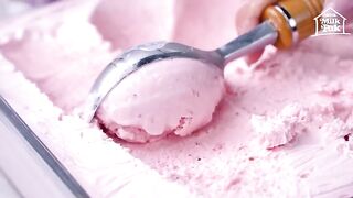 Quick Homemade Strawberry Ice Cream - Healthy Iftar Dessert - Ramzan Special.mp4