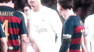 RONALDO BETATAPAN DENGAN SANG RIVALNYA YAITU MESSI