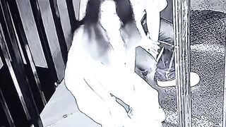 The sister was so shocked that her body trembled violently.