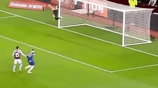Jangan skip… ini free kick paling dingin dari Enzo Fernández ????⚽️